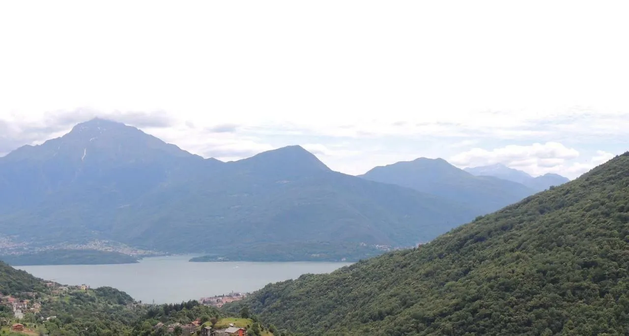 Ostello Dosso Del Liro Traversa 0*,