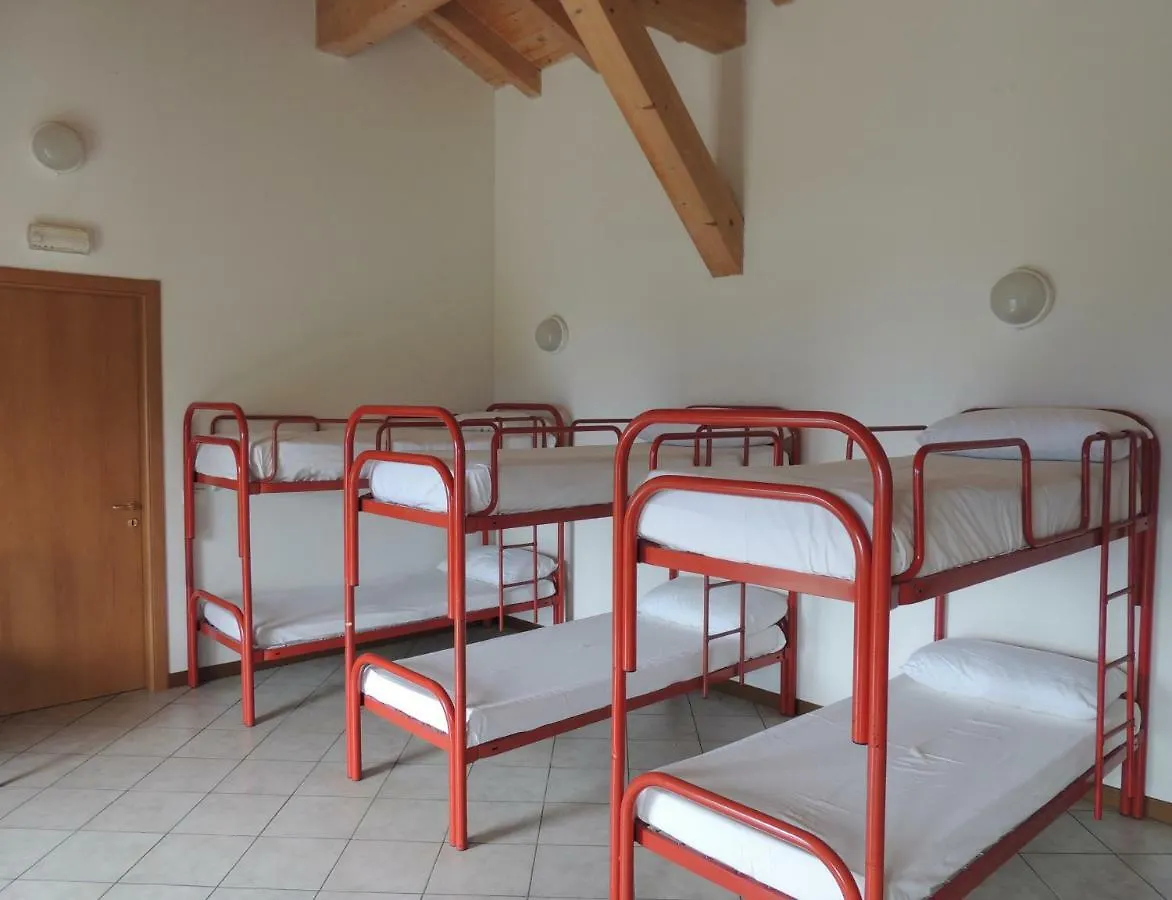Hostel Ostello Dosso Del Liro Traversa