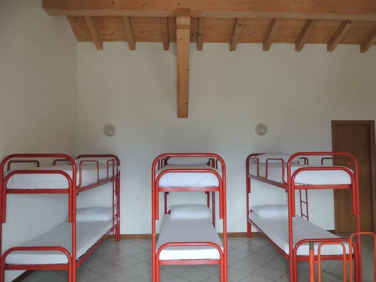 Ostello Dosso Del Liro Traversa Hostel